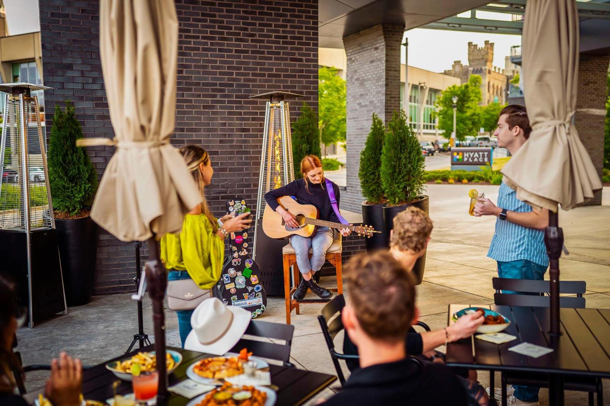 Hyatt Place Milwaukee Downtown Экстерьер фото